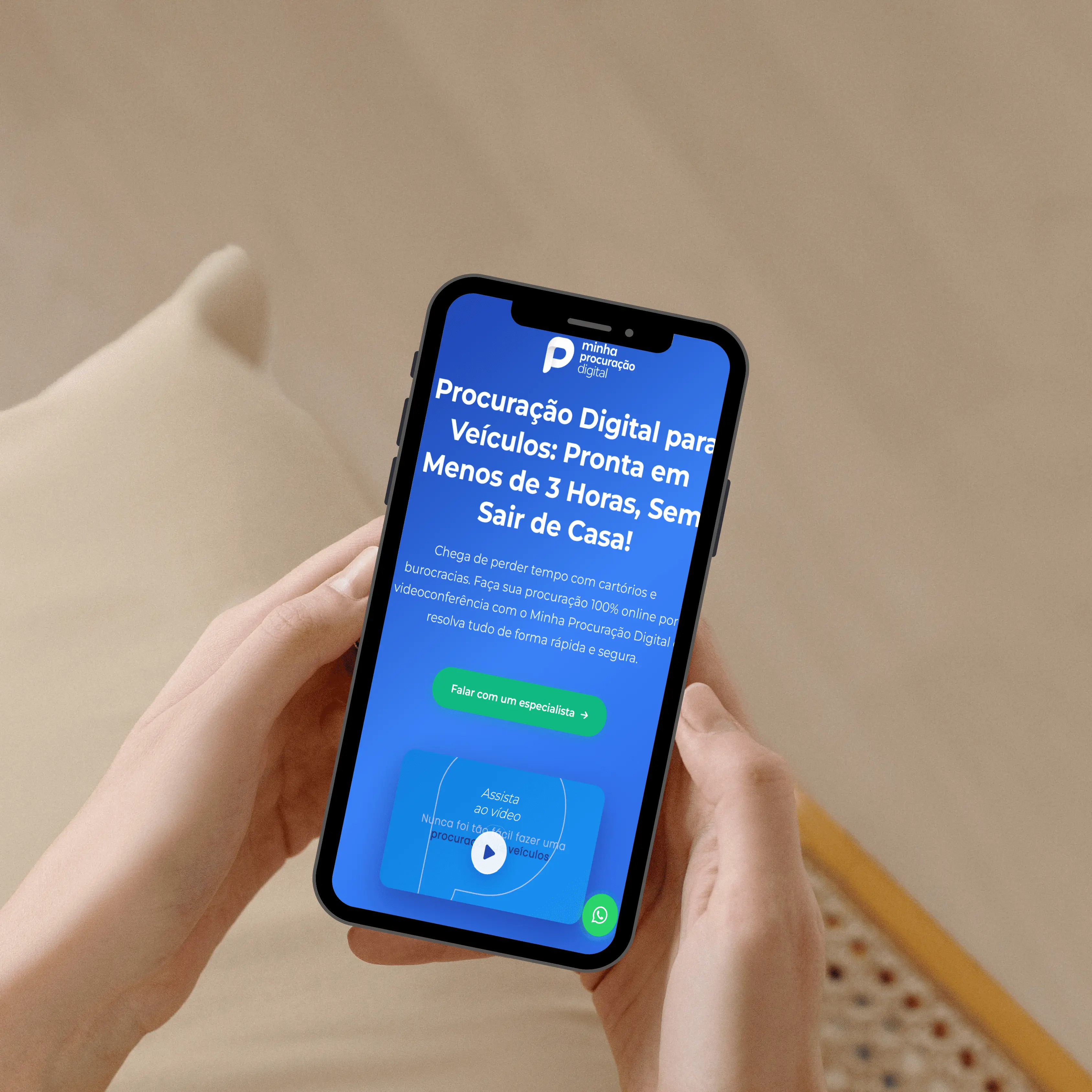 Pessoa utilizando celular para assinar documentos digitalmente com certificado digital